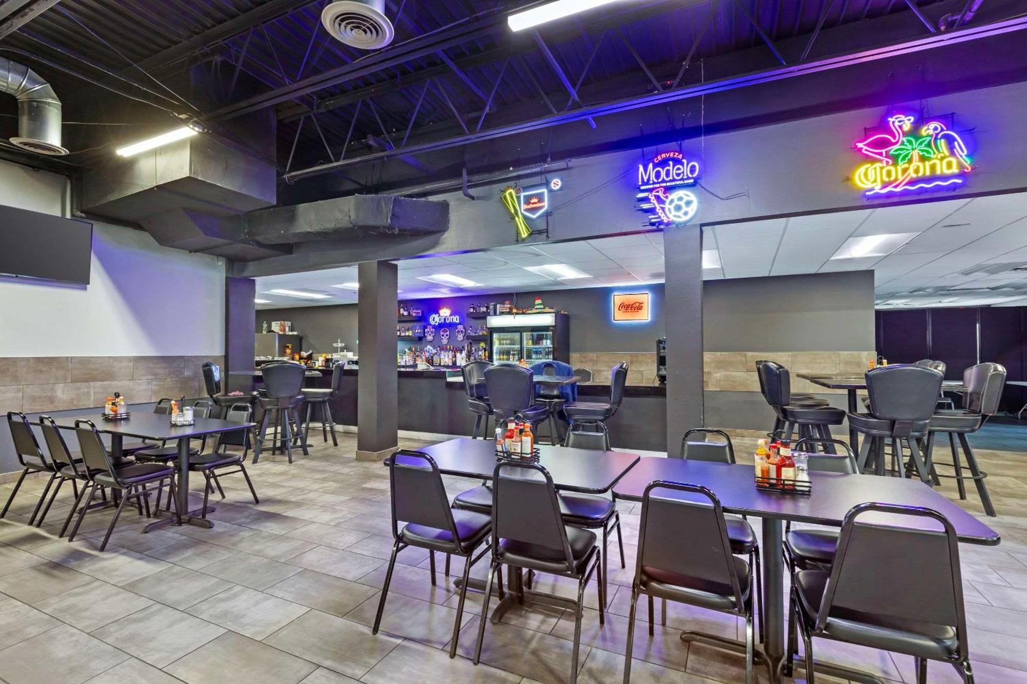 Clarion Inn Des Moines Airport Exterior photo