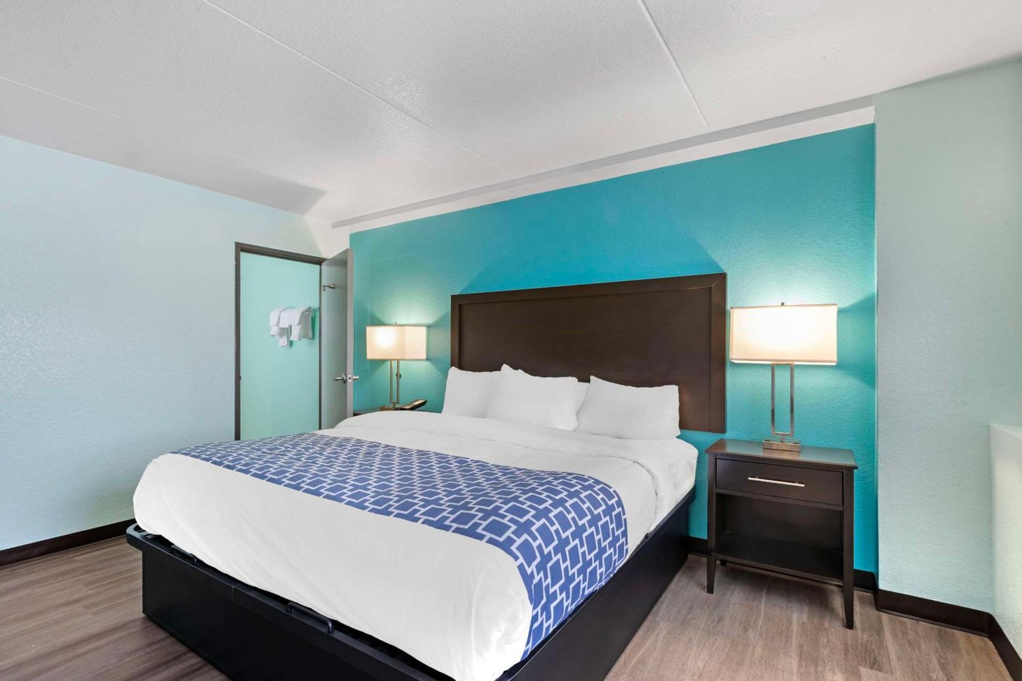 Clarion Inn Des Moines Airport Exterior photo