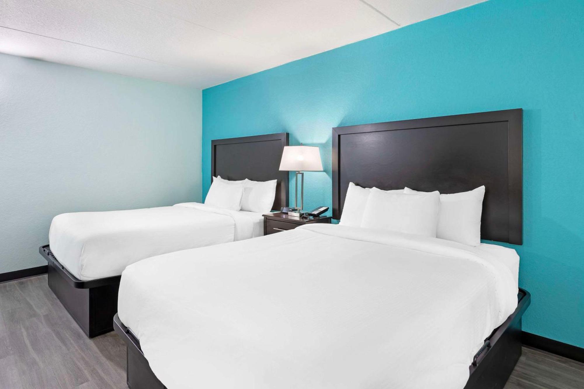Clarion Inn Des Moines Airport Exterior photo
