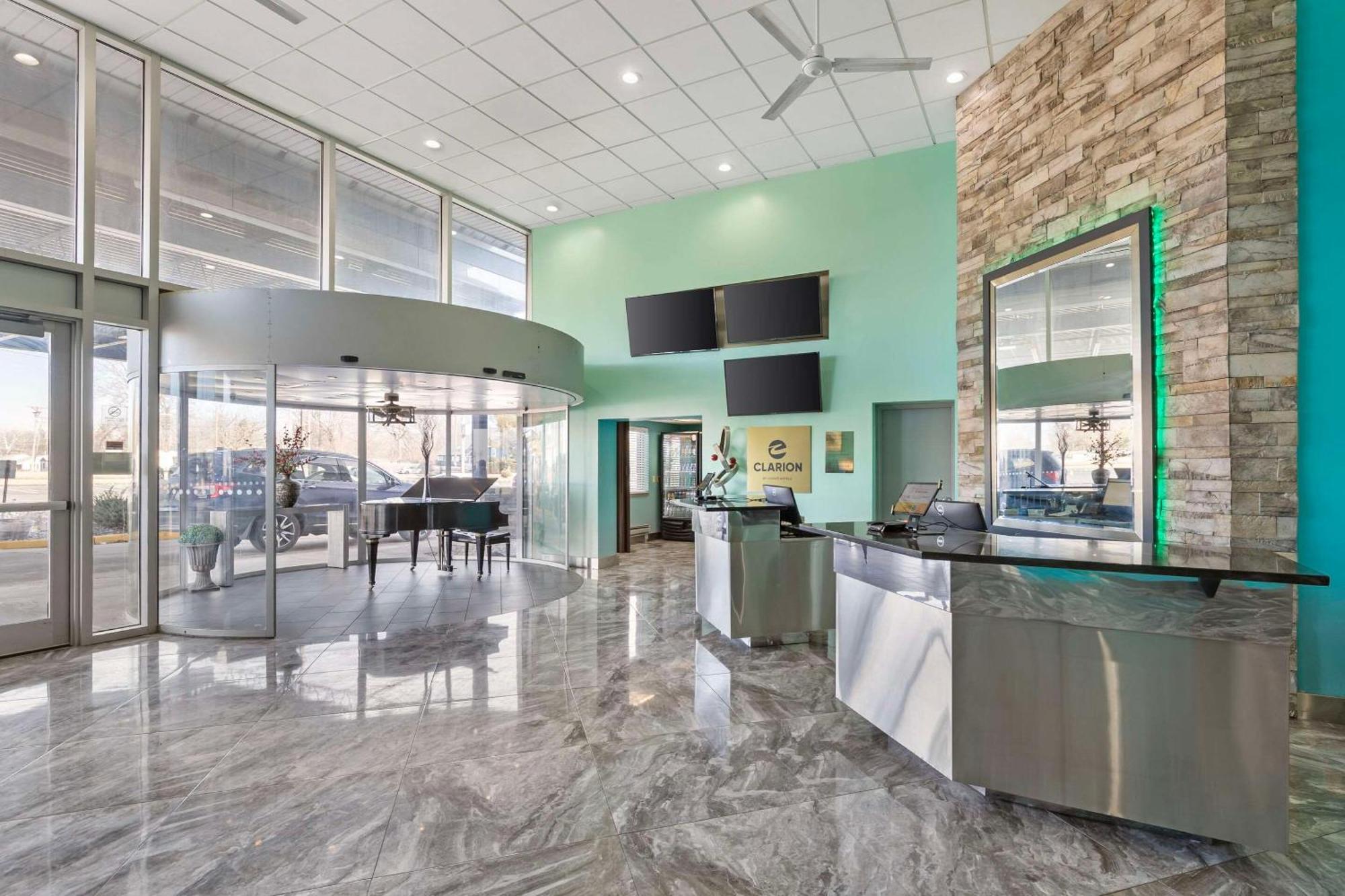 Clarion Inn Des Moines Airport Exterior photo
