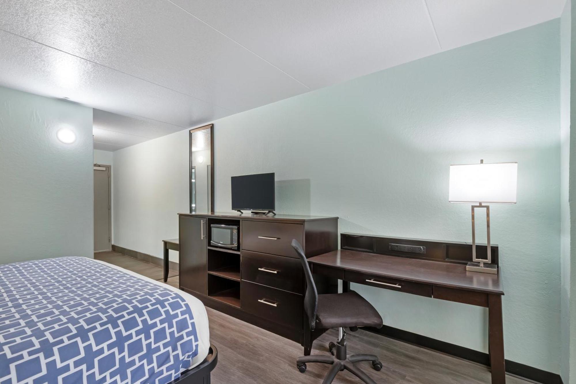 Clarion Inn Des Moines Airport Exterior photo